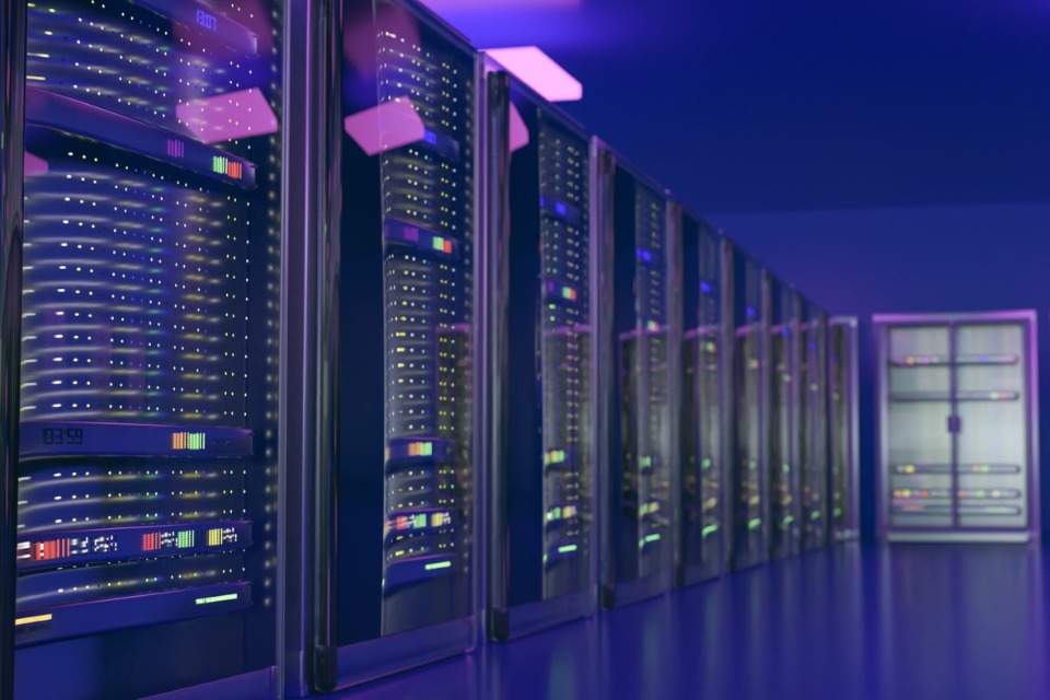 Senzori inteligenti pentru sisteme critice de racire in infrastructuri AI